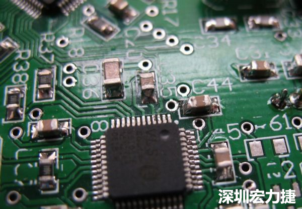 音訊電路訊號品質(zhì)，是影響操作體驗(yàn)的關(guān)鍵，電路布局要特別注意。